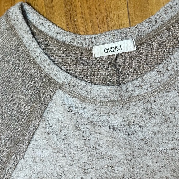 Cherish Light Gray Long Sleeve Women's Top Size L - Picture 2 of 11
